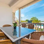 6 Bedroom Lovely In Ceranje Gornje Holiday home Miranje