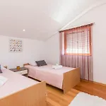 Holiday home 6 Bedroom Lovely In Ceranje Gornje