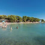 Holiday home 6 Bedroom Lovely In Ceranje Gornje *