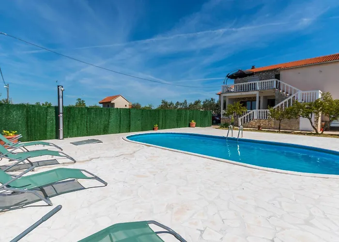 6 Bedroom Lovely In Ceranje Gornje Vikendica